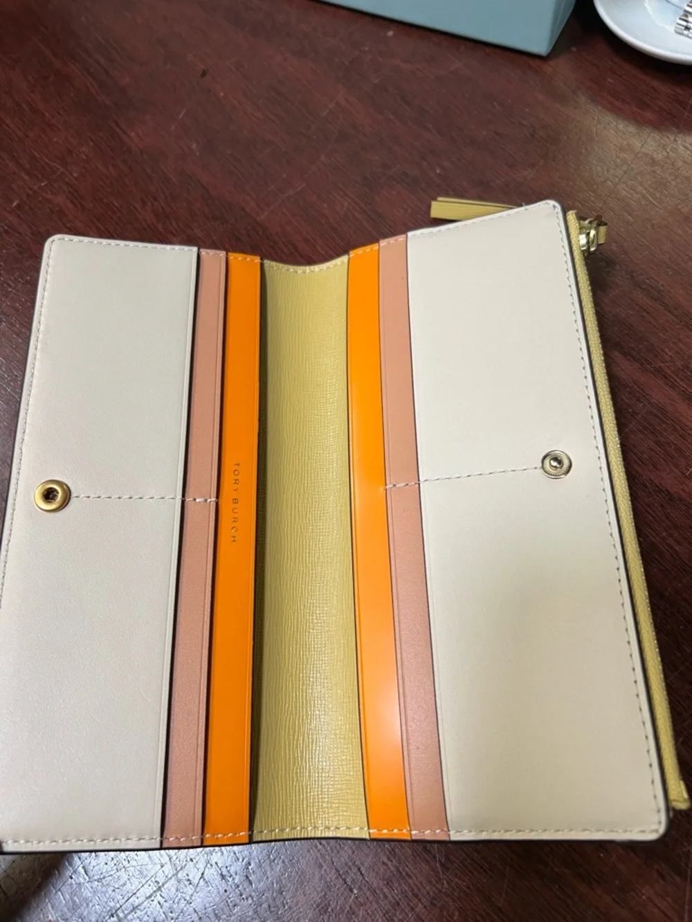 Tory Burch Light Yellow Robinson Colorblock Wallet - Picture 4 of 9
